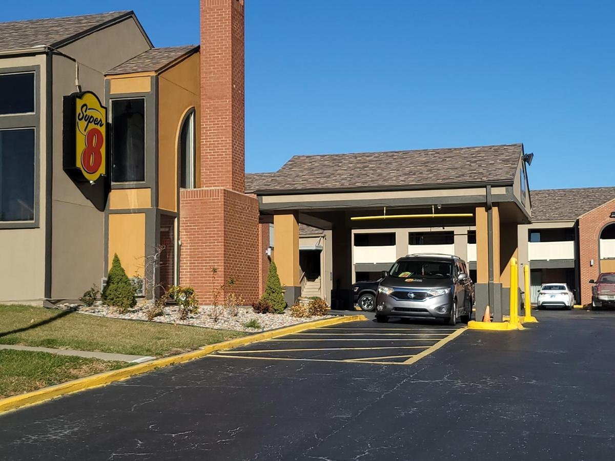 Super 8 By Wyndham Kansas City Airport North Ngoại thất bức ảnh