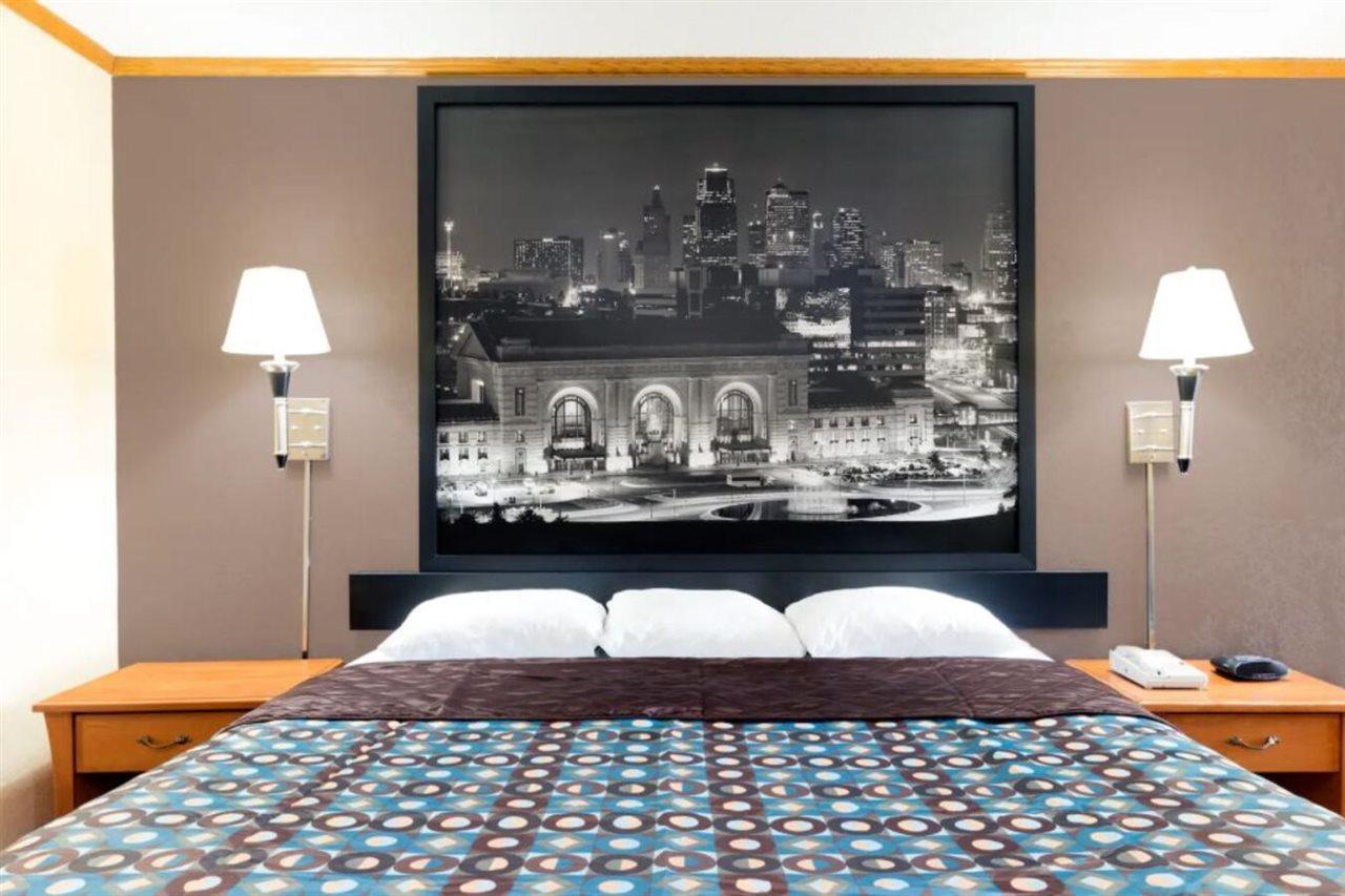 Super 8 By Wyndham Kansas City Airport North Ngoại thất bức ảnh