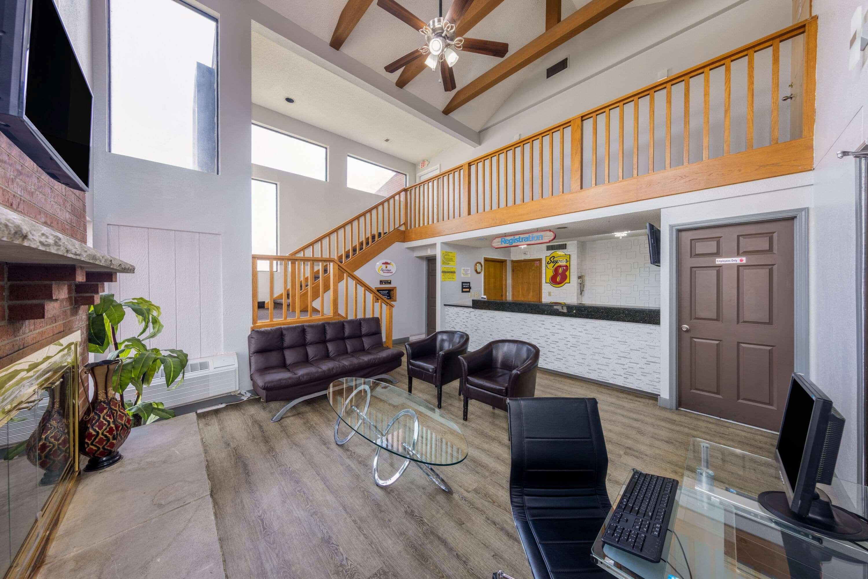 Super 8 By Wyndham Kansas City Airport North Ngoại thất bức ảnh