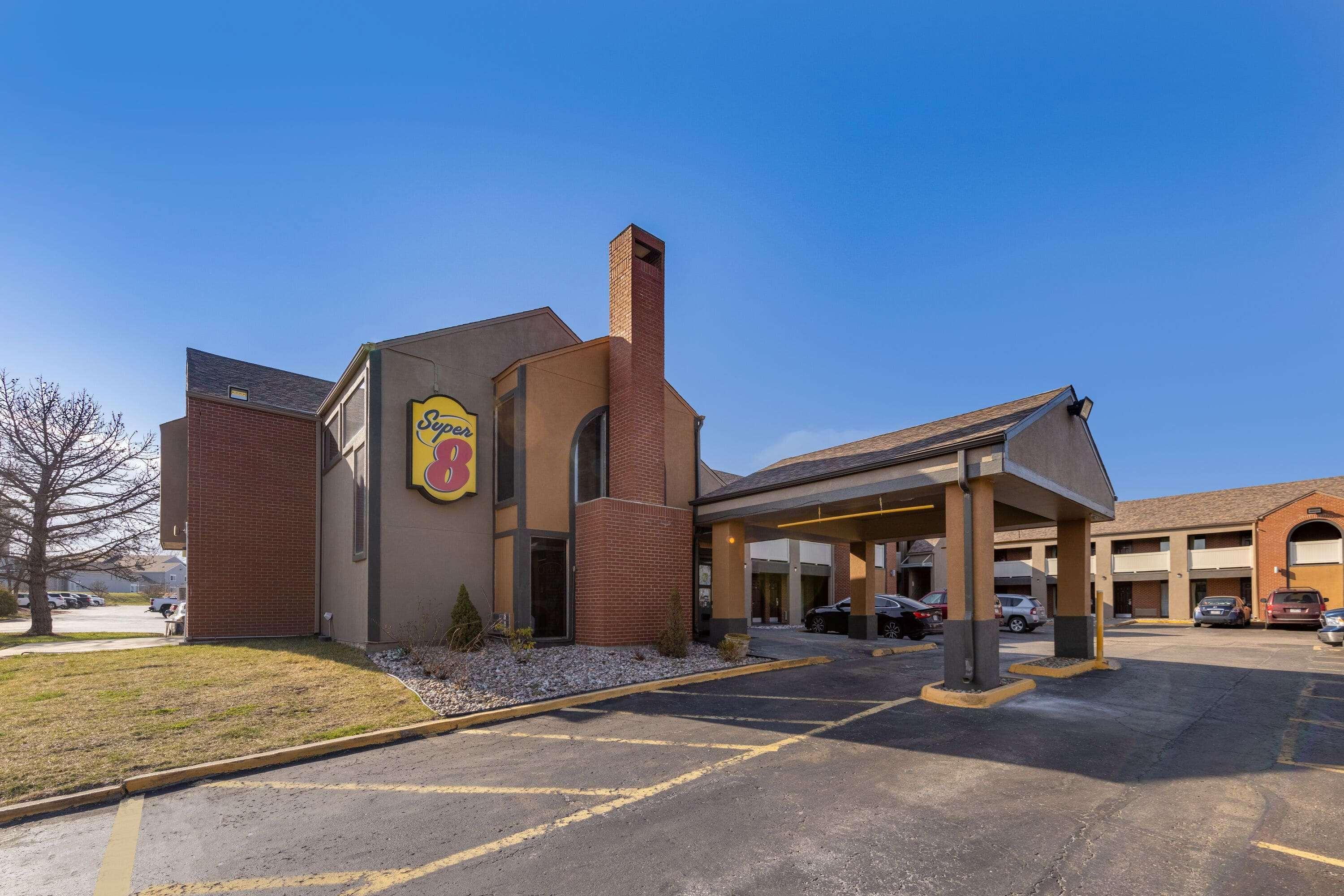 Super 8 By Wyndham Kansas City Airport North Ngoại thất bức ảnh