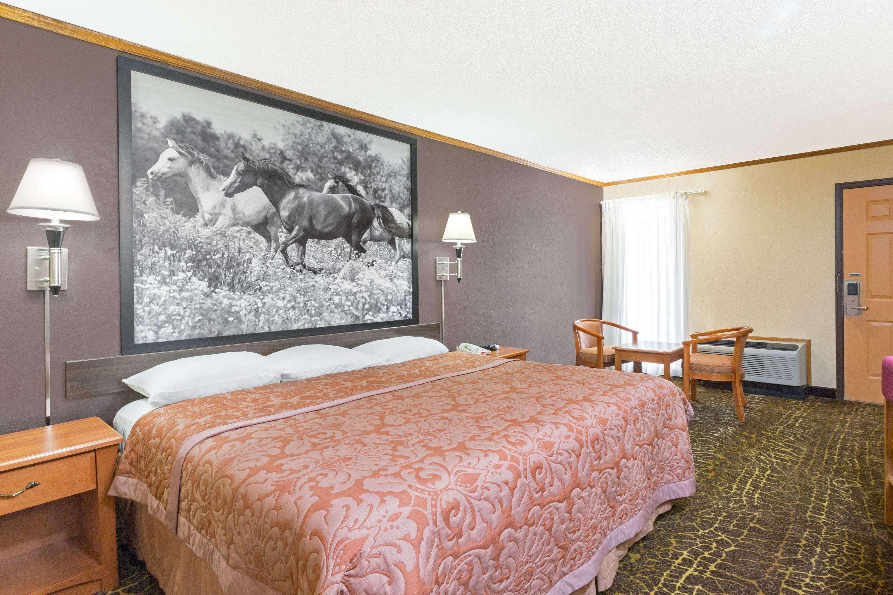 Super 8 By Wyndham Kansas City Airport North Ngoại thất bức ảnh
