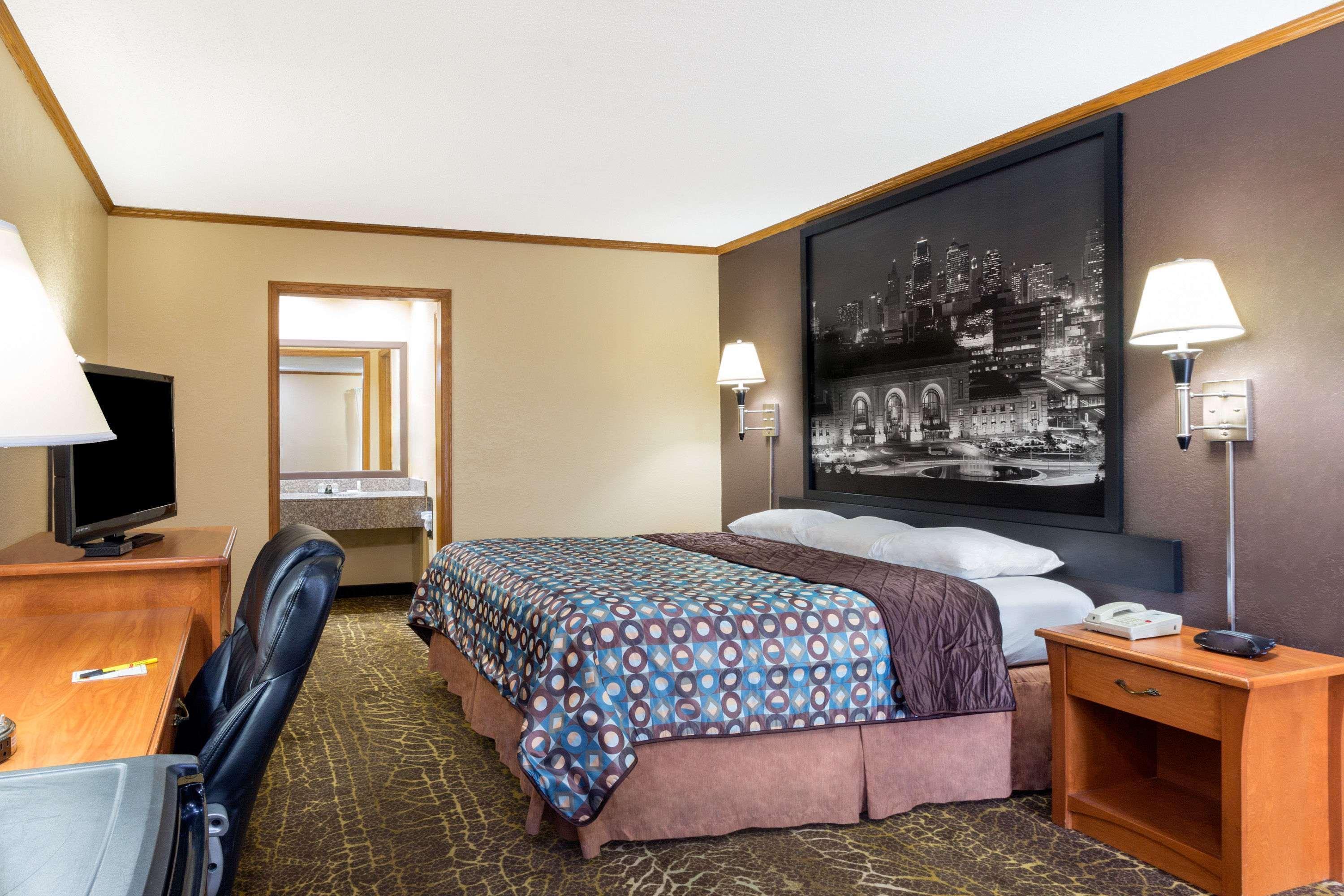 Super 8 By Wyndham Kansas City Airport North Ngoại thất bức ảnh
