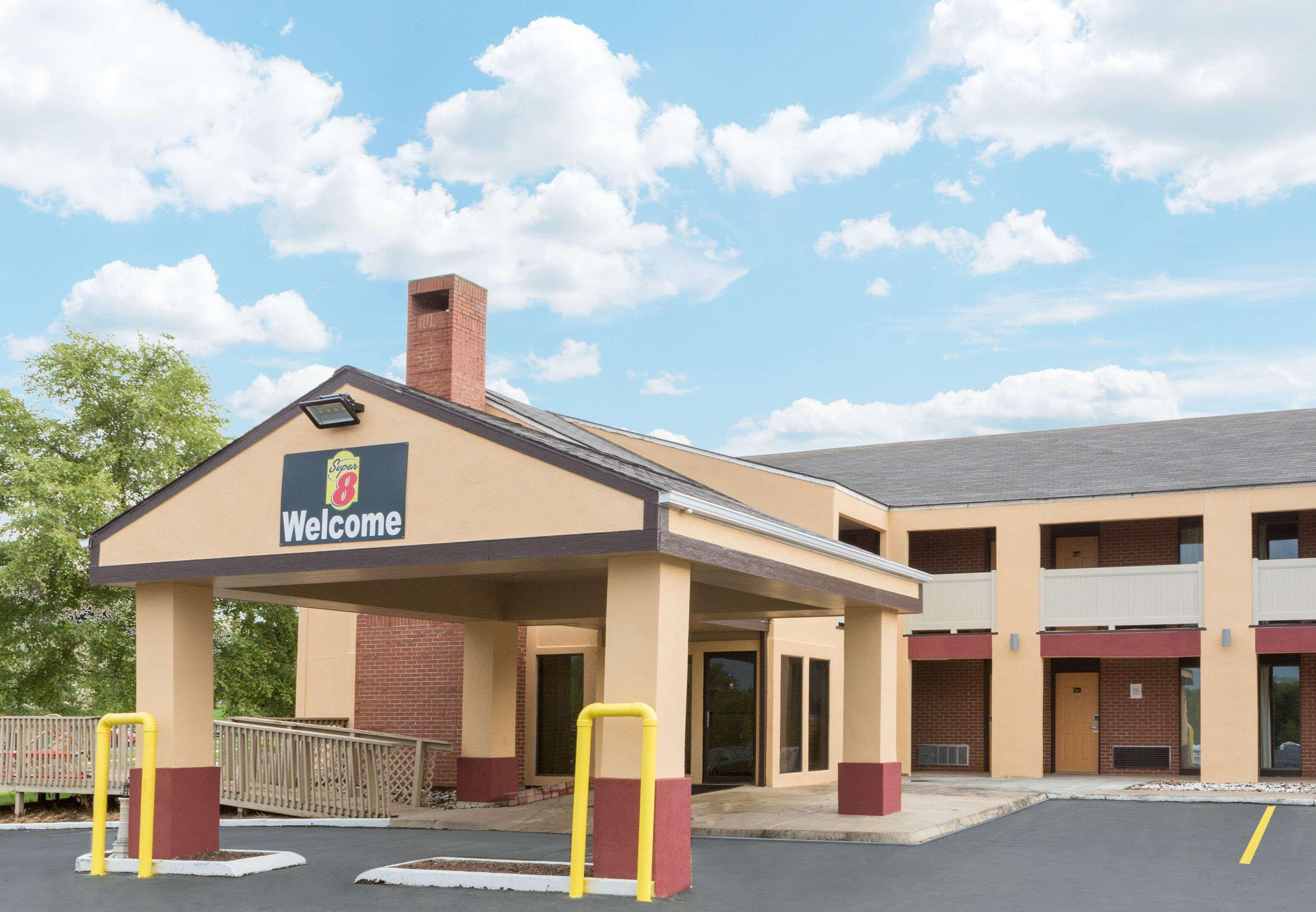 Super 8 By Wyndham Kansas City Airport North Ngoại thất bức ảnh