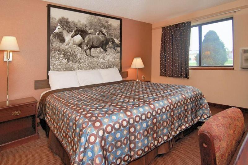 Super 8 By Wyndham Kansas City Airport North Ngoại thất bức ảnh