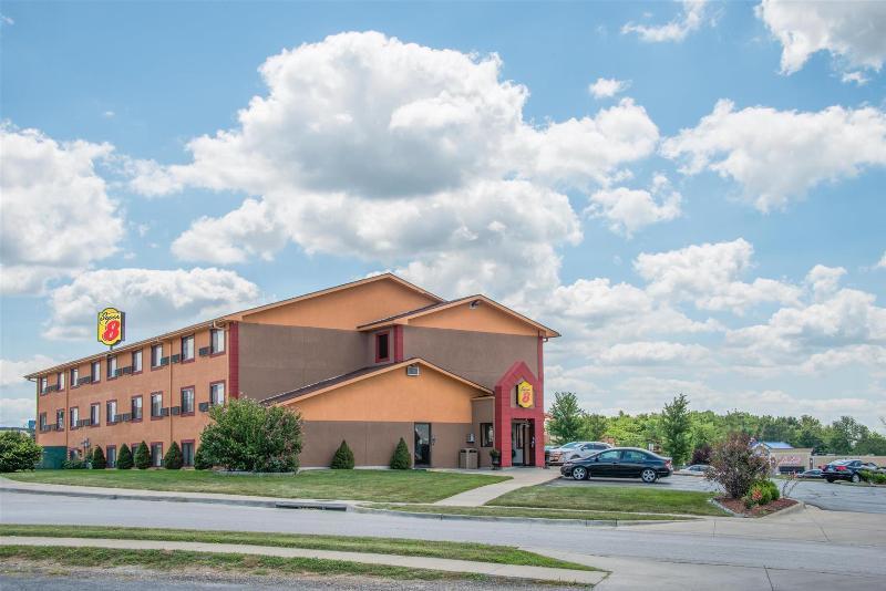 Super 8 By Wyndham Kansas City Airport North Ngoại thất bức ảnh